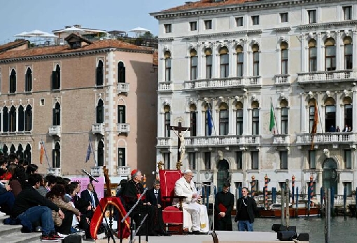 images/previews/news/2024/04/p-2024-04-29-Papa_Venezia.jpg